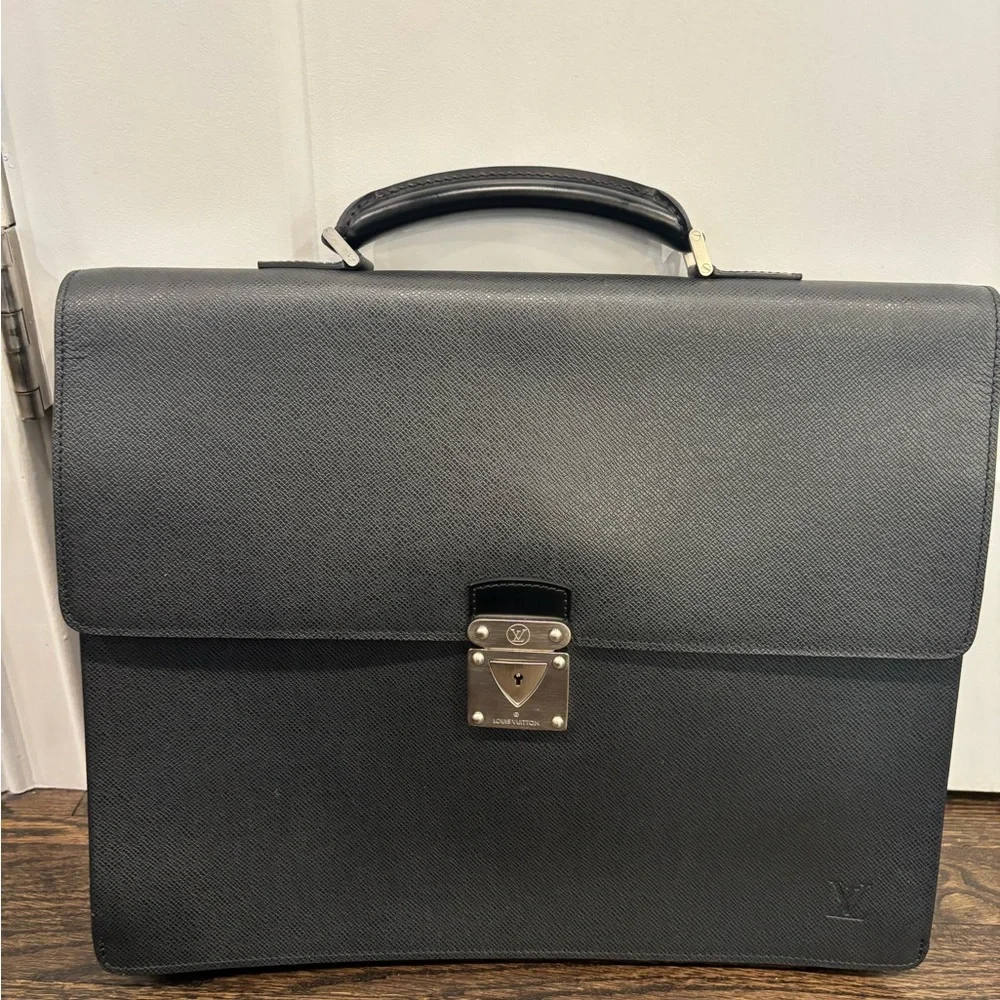 Louis Vuitton Taiga Leather attache’/“Serviette Fermoir-style” Briefcase